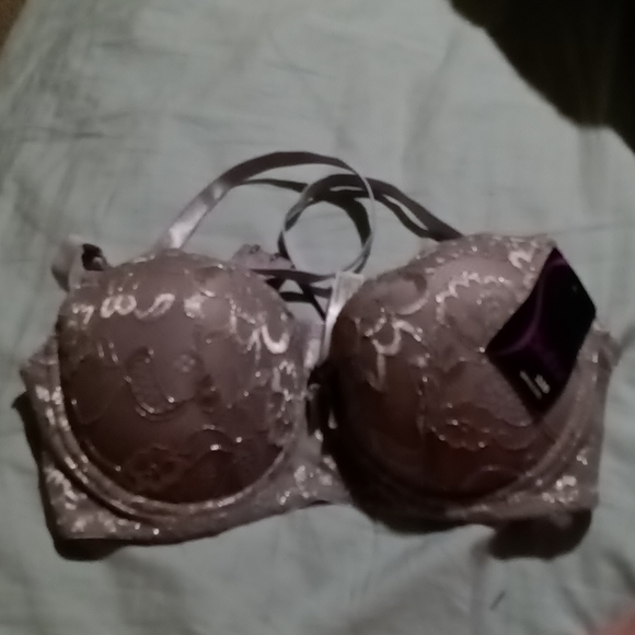 They aee brand new Sofra Bras. I got the wrong size and don't want them. - Picture 3 of 7